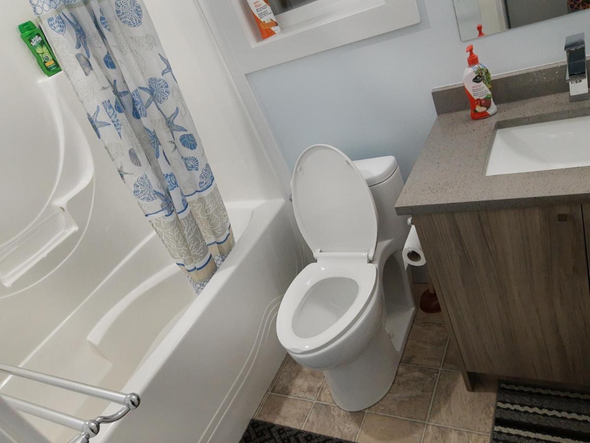 Guest Suite Private Retreat For 2 Guests With Ac - 4 Units Available Abbotsford Esterno foto